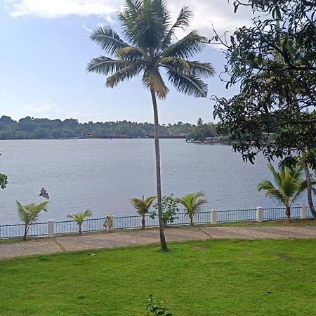 Ripples Backwater Resort, Kollam Exterior photo