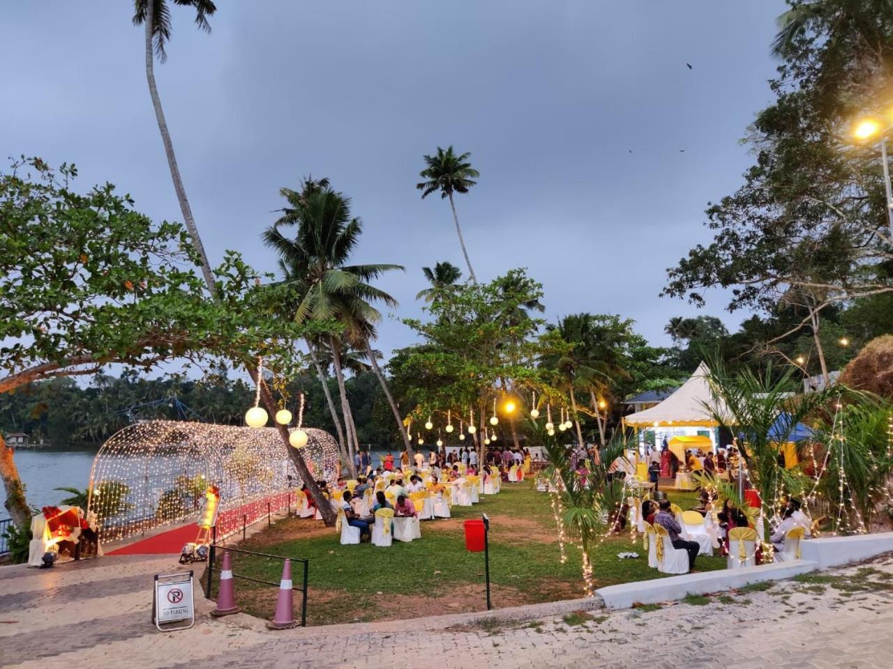 Ripples Backwater Resort, Kollam Exterior photo