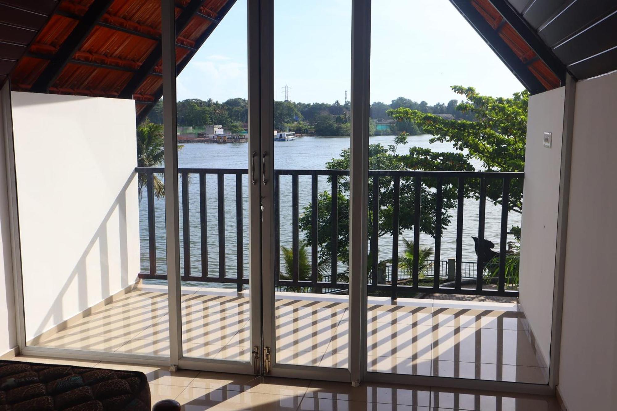 Ripples Backwater Resort, Kollam Exterior photo