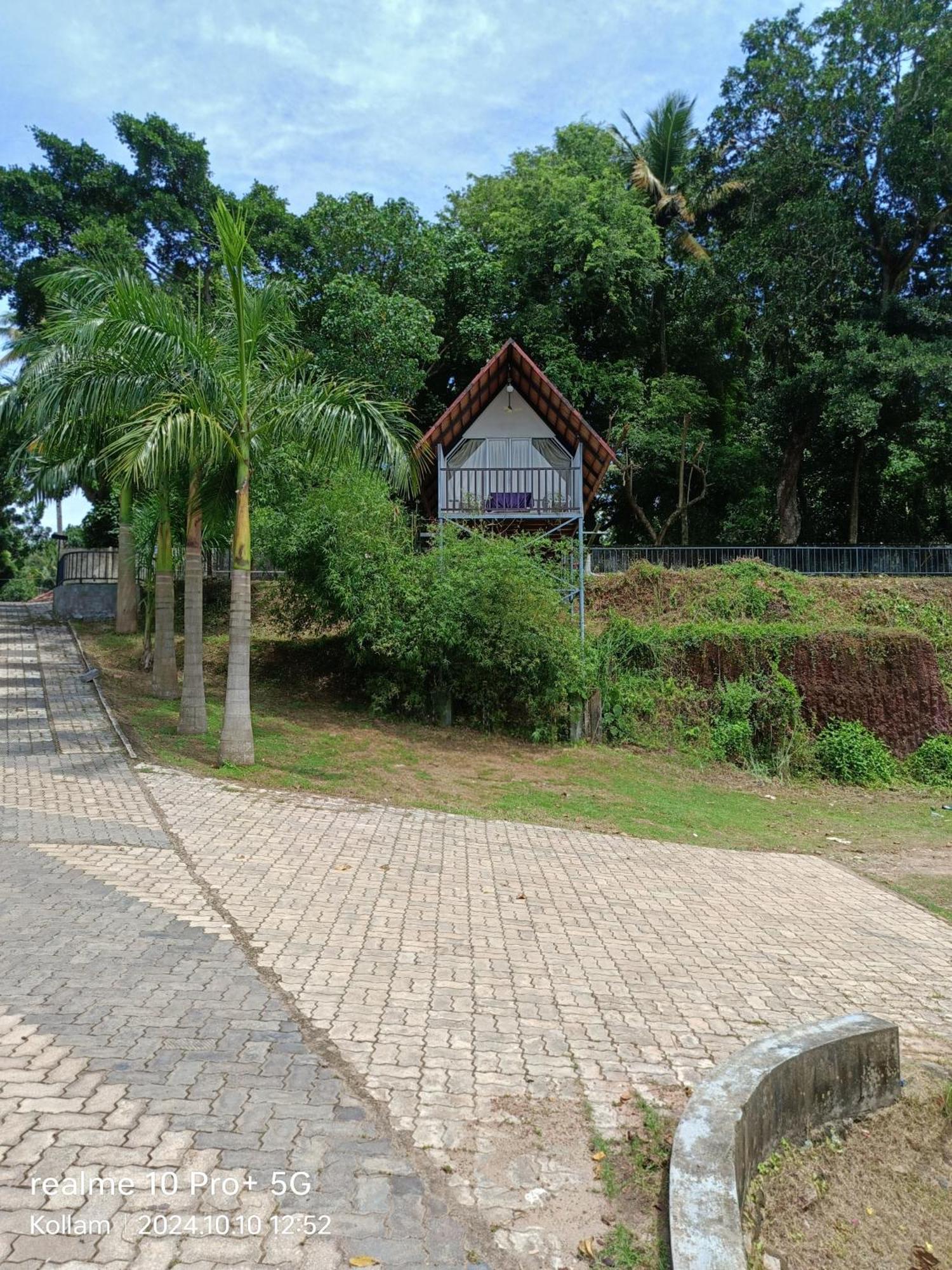 Ripples Backwater Resort, Kollam Exterior photo