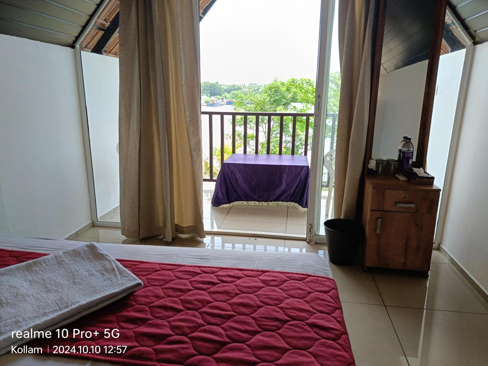 Ripples Backwater Resort, Kollam Exterior photo