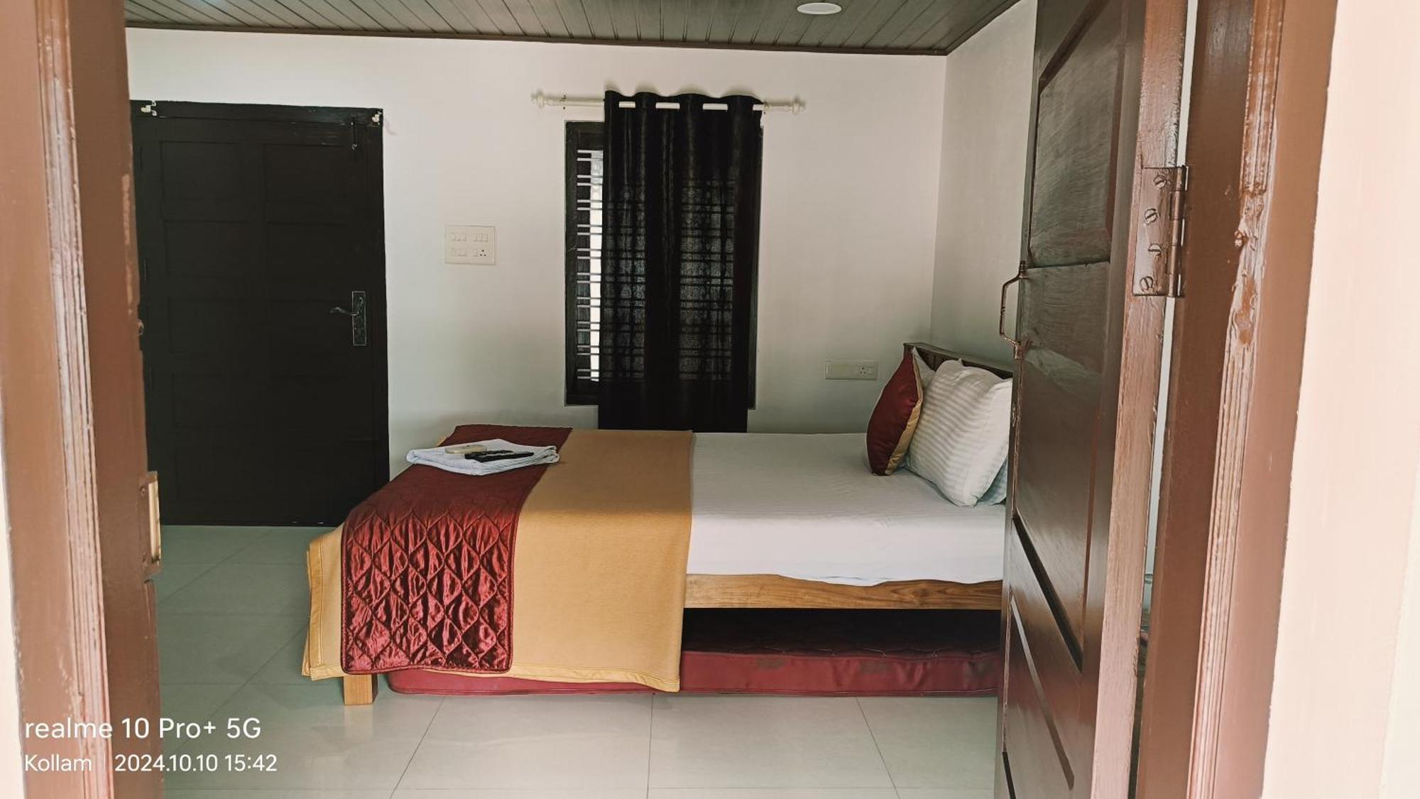 Ripples Backwater Resort, Kollam Exterior photo